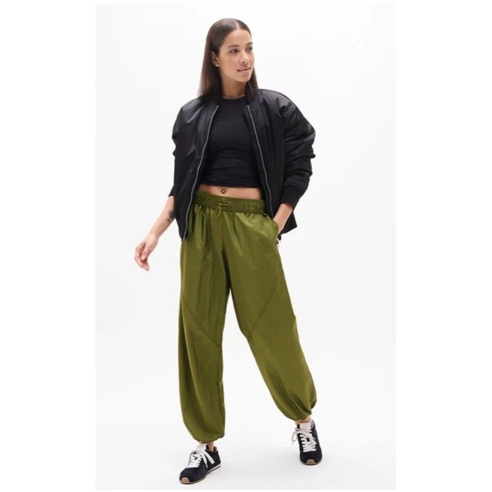 New Athleta Lunar Sheen Utility Mid Rise Pants Women’s Large Picoline Olive $109